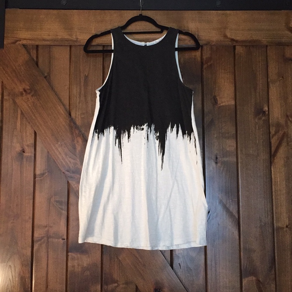 Awesome black and White T-shirt dress